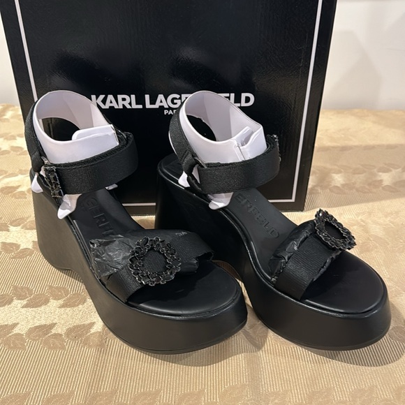 Karl Lagerfeld Kiana Platform Sandal. Ladies 9 - Picture 6 of 12